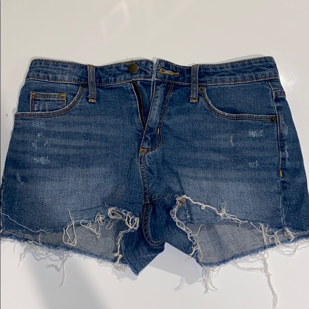dark blue shorts